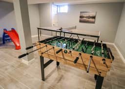 Lavish Spacious Home Near Town • Game Room • 4BR