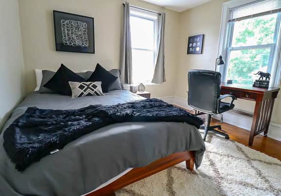 Downtown Princeton Elegance • 3BR • Fast Wi-fi