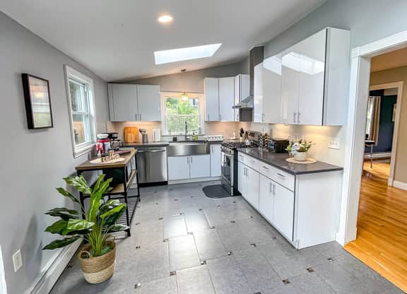 Majestic Princeton Home • Arcade • Big Yard • 4BR