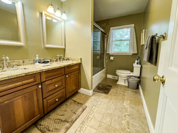 Grand Lakeview Retreat Near Town • Game Rm • 4BR