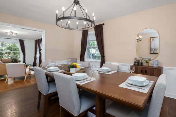 Exclusive Lux Home Near Town • Game Rm • Gym • 4BR - Holiday Home