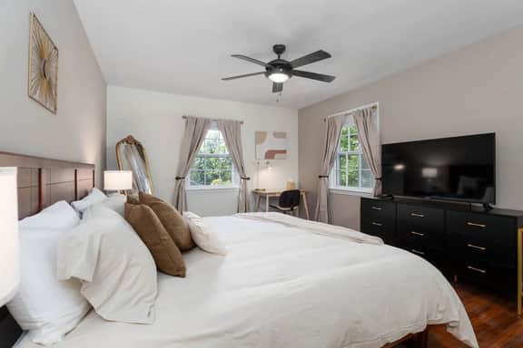 Exclusive Lux Home Near Town • Game Rm • Gym • 4BR - Holiday Home